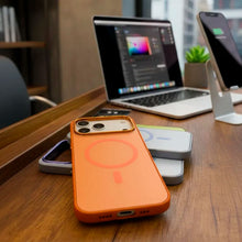 Cargar imagen en el visor de la galería, Estuche Funda Urban Soft case Para Iphone 17 pro max