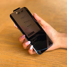 Cargar imagen en el visor de la galería, Protector Pantalla Vidrio Antiespia sin borde para iPhone 13 / 14 / 13pro