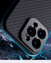 Cargar imagen en el visor de la galería, Funda Nillkin carboprop con Magsafe compatible con IPhone 15 pro