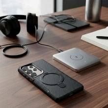 Cargar imagen en el visor de la galería, Estuche Urban Carbono con magsafe para Samsung S24 Ultra