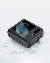 Cargar imagen en el visor de la galería, Estuche Nillkin QIN Leather Case Samsung Galaxy Z Flip5