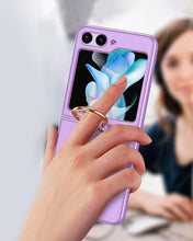 Cargar imagen en el visor de la galería, Estuche Leather Case Con Anillo para Samsung Z Flip6