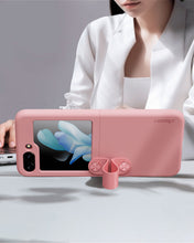 Cargar imagen en el visor de la galería, Estuche Nillkin Finger Strap Liquid Silicone Samsung Z Flip5