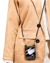 Cargar imagen en el visor de la galería, Estuche GKK Handbag + glass Con Correa para Samsung Z Flip5