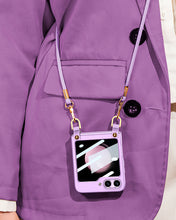 Cargar imagen en el visor de la galería, Estuche GKK Handbag + glass Con Correa para Samsung Z Flip5