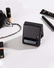 Cargar imagen en el visor de la galería, Estuche Nillkin QIN Leather Case Samsung Galaxy Z Flip 4