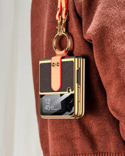 Cargar imagen en el visor de la galería, Estuche GKK Electro Plateado de Lujo Con correa para Samsung Z Flip6