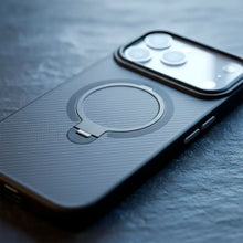 Cargar imagen en el visor de la galería, Estuche Funda Urban fibra Carbono con magsafe para IPhone 17 pro

